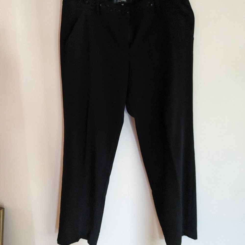 Daisy Fuentes Women Black Casual Pants